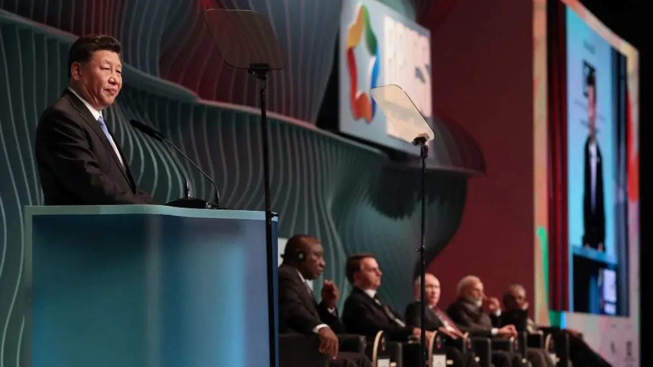 Xi Jinping intervindo na cimeira dos BRICS de 2019. (Foto: Marcos Corr&ecirc;a / Palacio do Planal / DPA)