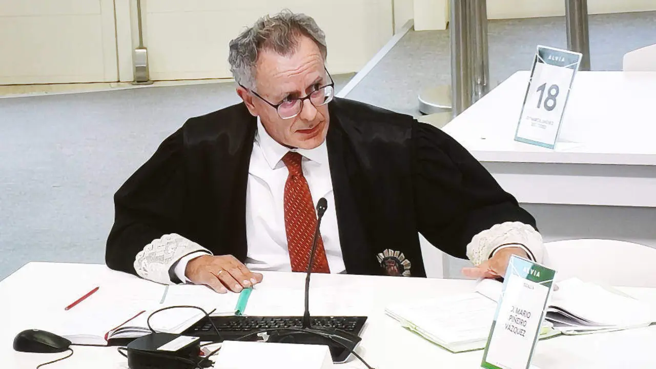 Juicio accidente tren Alvia en Angrois - Andr&eacute;s Cortabitarte, responsable Adif, declara en el juicio