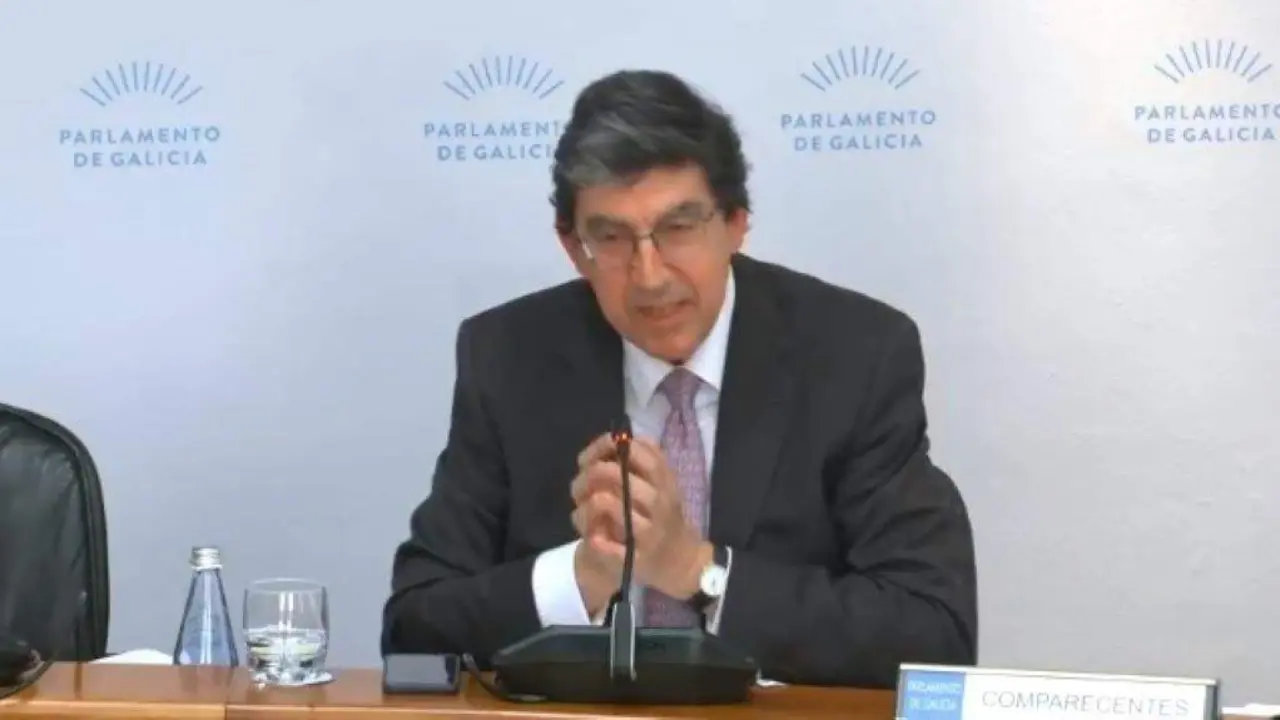O presidente da Comisi&oacute;n Galega da Competencia, Ignacio L&oacute;pez-Chaves, en comisi&oacute;n parlamentaria. (Foto: Europa Press)