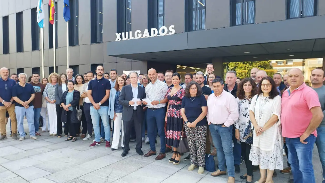 Os concelleiros e as concelleiras do PP do partido xudicial de Tui ratirifaron esta quinta feira o nomeamento dos seus deputados provinciais. (Foto: N&oacute;s Diario)