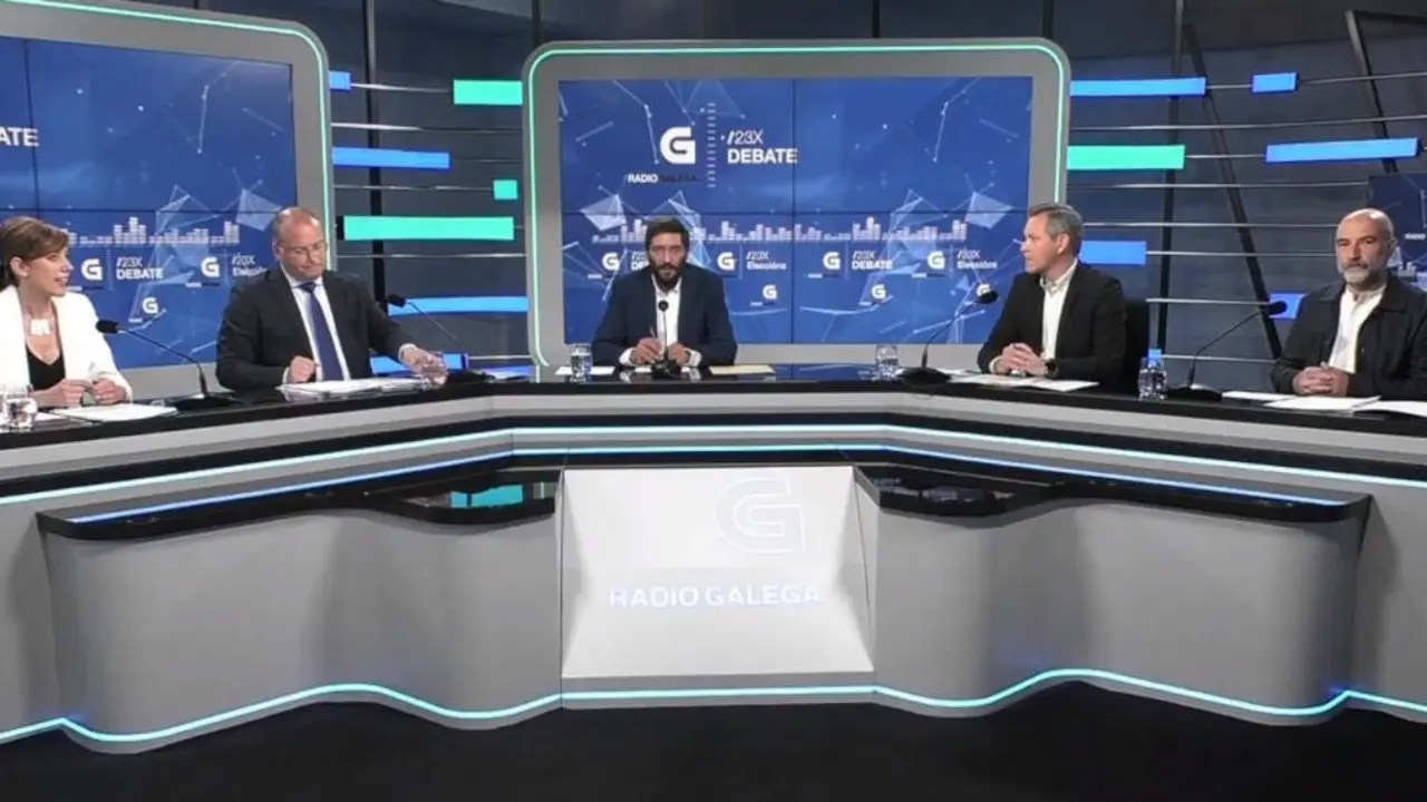 Marta Lois (Sumar), Miguel Tellado (PP), Jos&eacute; Mi&ntilde;&oacute;ns (PSOE) e N&eacute;stor Rego (BNG), no debate organizado pola CRTVG de cara &aacute;s elecci&oacute;ns estatais de xullo de 2023.