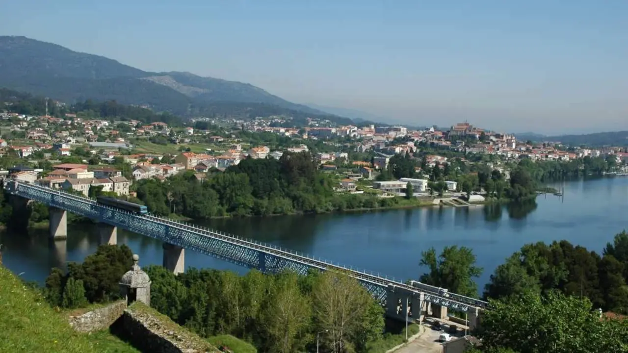 A ponte de Tui, no Baixo Mi&ntilde;o.  (Foto: N. Lecoz)