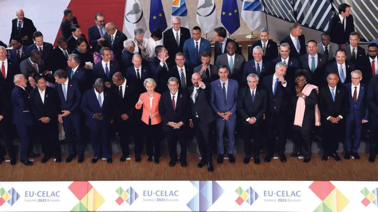 A C&uacute;pula Celac-EU reuniu chefes de Estado e de governo europeus, latino-americanos e caribenhos para fortalecer as rela&ccedil;&otilde;es entre regi&otilde;es (Foto: Francois Lenoir / European Council).