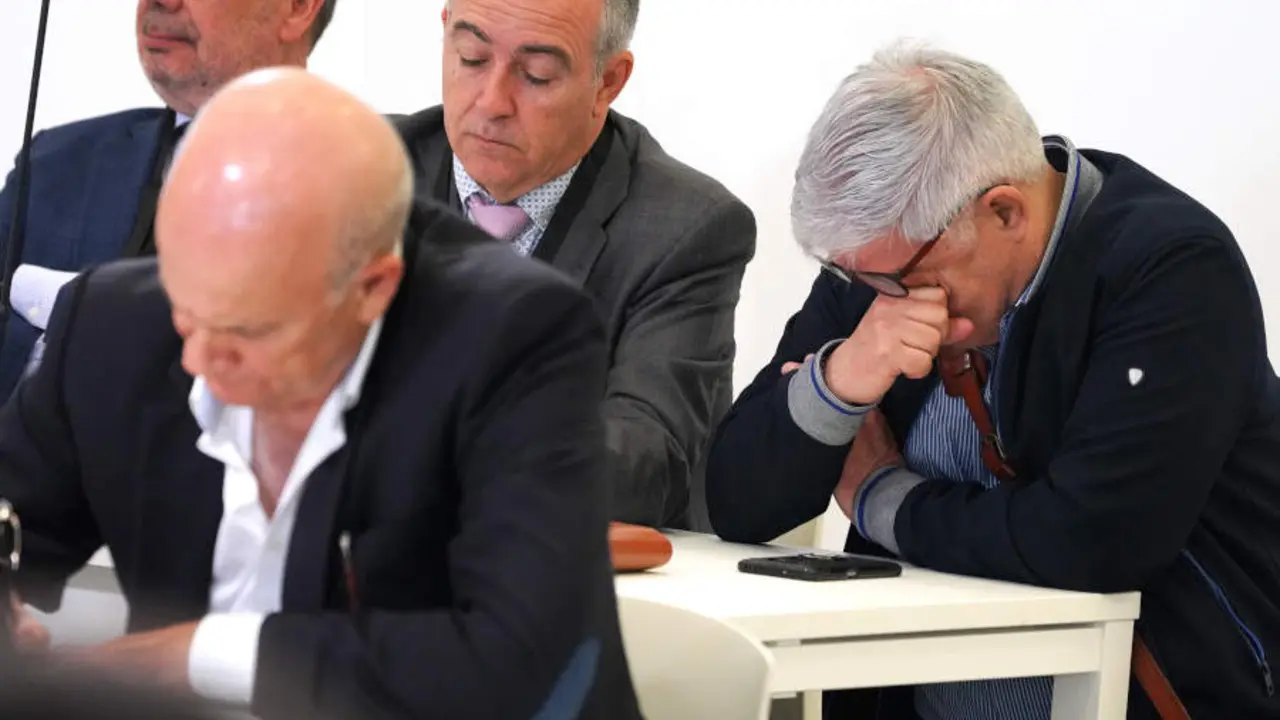 Juicio accidente tren Alvia - exdirector seguridad, Andr&eacute;s Cortabitarte y maquinista, Francisco Jos&eacute; Garz&oacute;n