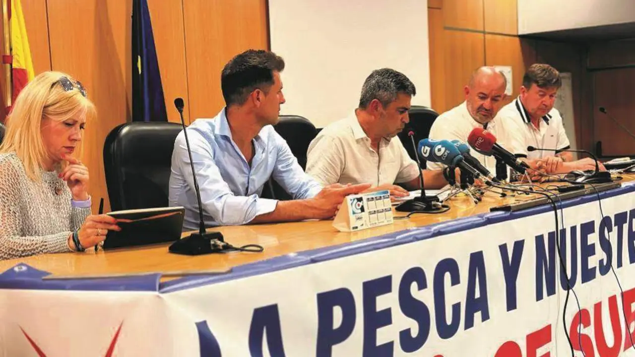 Mar&iacute;a Jos&eacute; Rico, David Pav&oacute;n, Torcuato Teixeira, Basilio Otero e Jos&eacute; Antonio P&eacute;rez Sieira, esta quinta feira, en rolda de prensa. (Foto: N&oacute;s Diario)