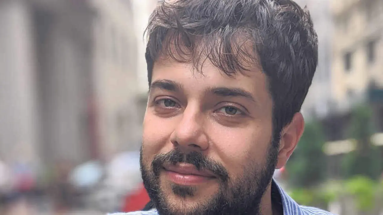 O autor da obra, Brais Lamela (Foto: Mariana Katz).