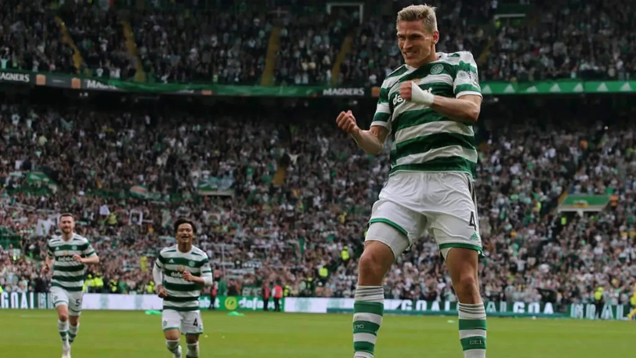 Os 1,85 metros de altura de Starfelt trad&uacute;cense en 70% de &eacute;xito nas disputas nos bal&oacute;ns a&eacute;reos. (Foto: The Celtic Star).