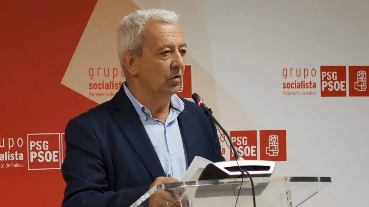 O voceiro socialista no Parlamento, Lu&iacute;s &Aacute;lvarez, hoxe en rolda de prensa. (Foto: N&oacute;s Diario)