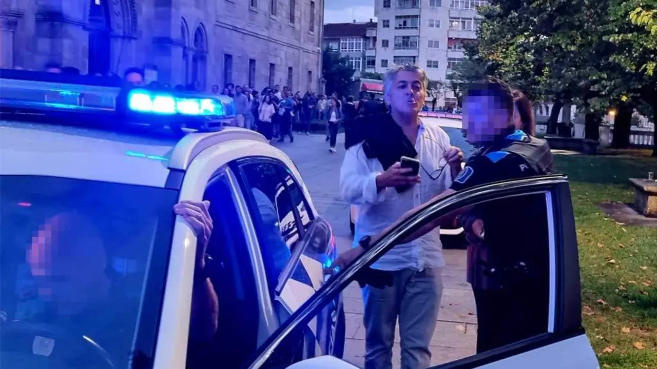 &Oacute;scar Outeiri&ntilde;o, propietario de 'La Regi&oacute;n', no momento da s&uacute;a detenci&oacute;n, este s&aacute;bado, 9 de setembro, en Ourense. (Foto: Gonzalo P&eacute;rez X&aacute;come)