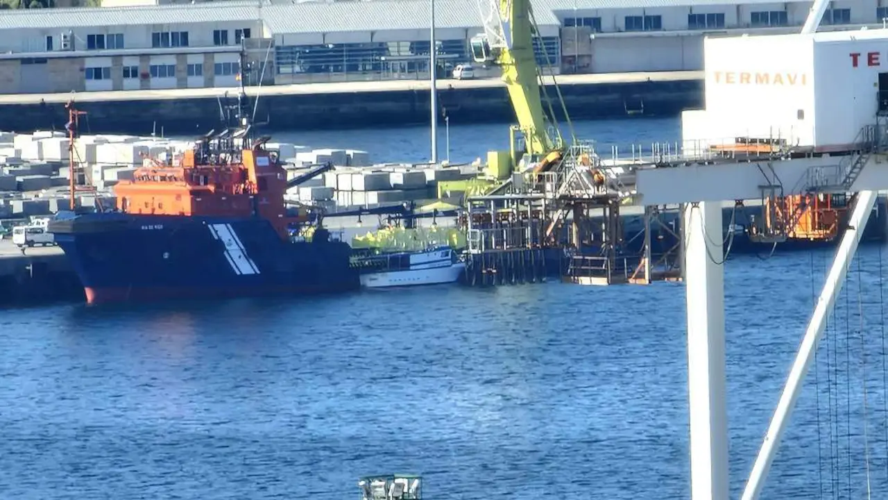 O pesqueiro interceptado no porto de Vigo. (Foto: Javier V&aacute;zquez / Europa Press)
