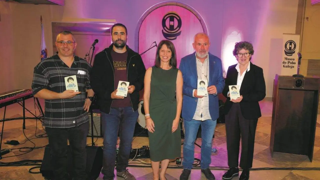 'Pakolas', Borxa Gonz&aacute;lez, Soledad Agra, Daniel Romero e Mar&iacute;a Xos&eacute; Fern&aacute;ndez. (Foto: Arxina)