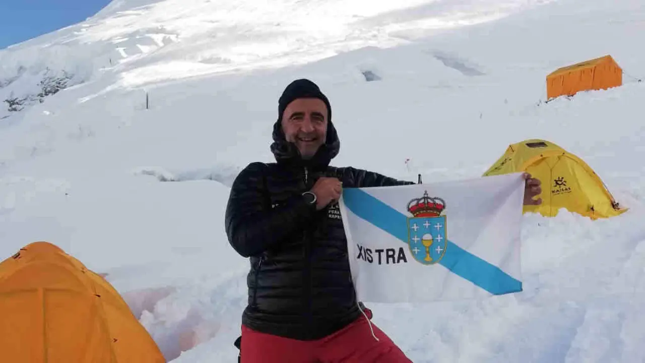 Roberto L&oacute;pez no Manaslu, de 8.163 metros (Foto R.L.).