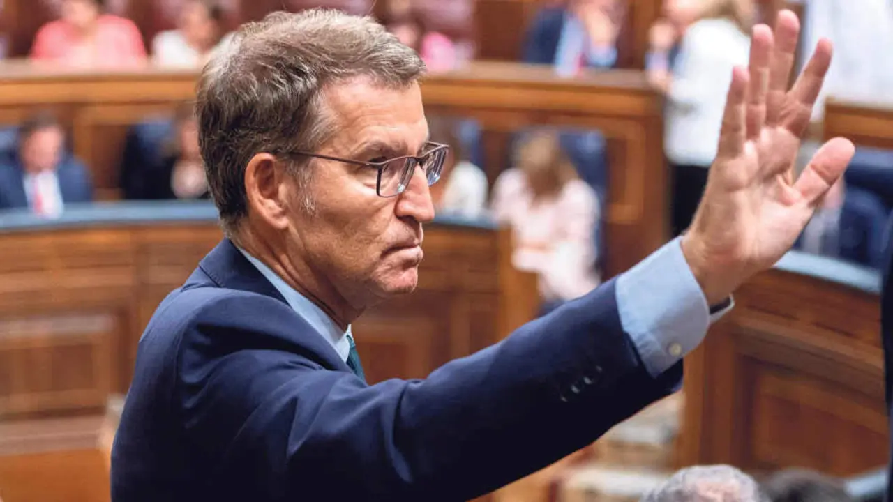 Alberto N&uacute;&ntilde;ez Feixoo sa&uacute;da no Congreso durante a segunda votaci&oacute;n da investidura s&uacute;a investidura (Foto: Alberto Ortega / Europa Press).