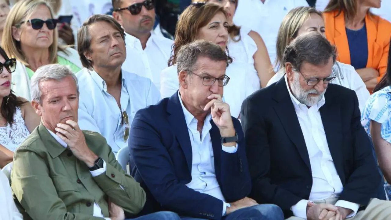 Alfonso Rueda, Alberto N&uacute;&ntilde;ez Feixoo e Mariano Raxoi (Foto: Agostime / Europa Press).
