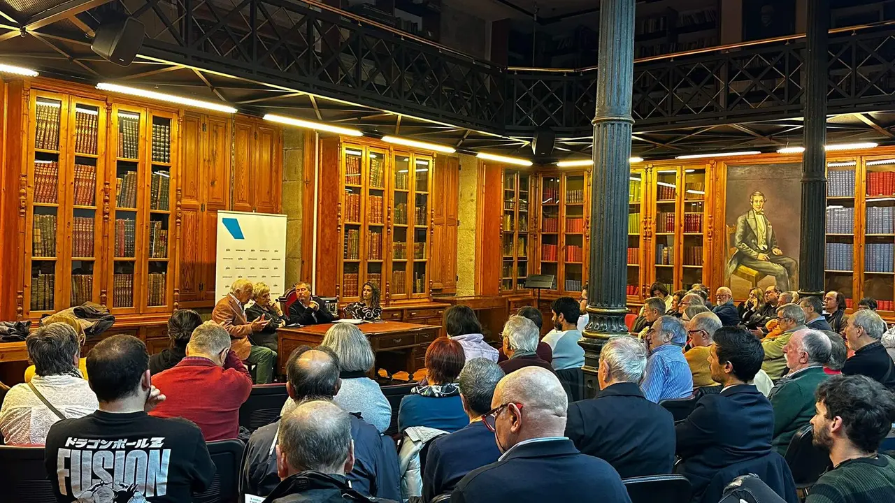 Barxa, Porteiro, Costa e Obelleiro, esta terza feira no acto de Vigo (Foto: N&oacute;s Diario).