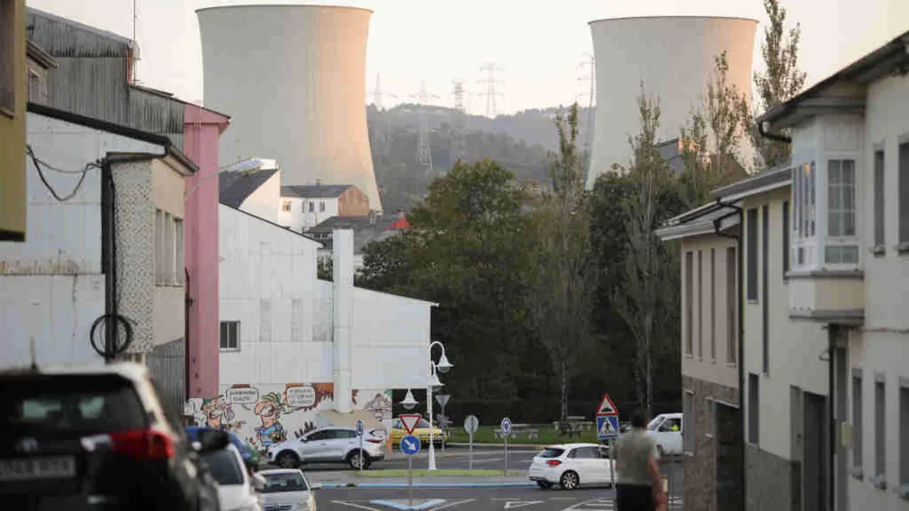 As Pontes (Eume) coa 
central t&eacute;rmica de fondo. (Foto: Carlos Castro / Europa Press).
