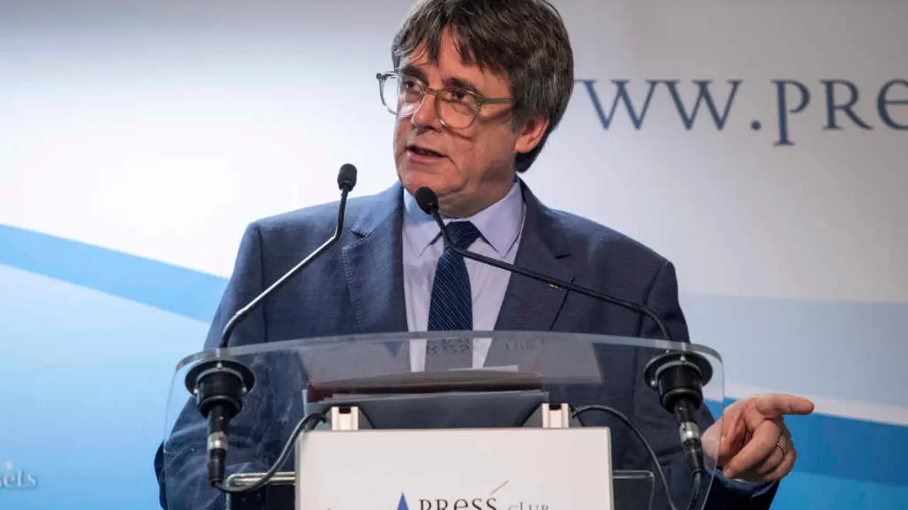 O ex presidente catal&aacute;n Carles Puigdemont nunha conferencia de prensa a comezos de novembro. (Foto: N&oacute;s Diario)