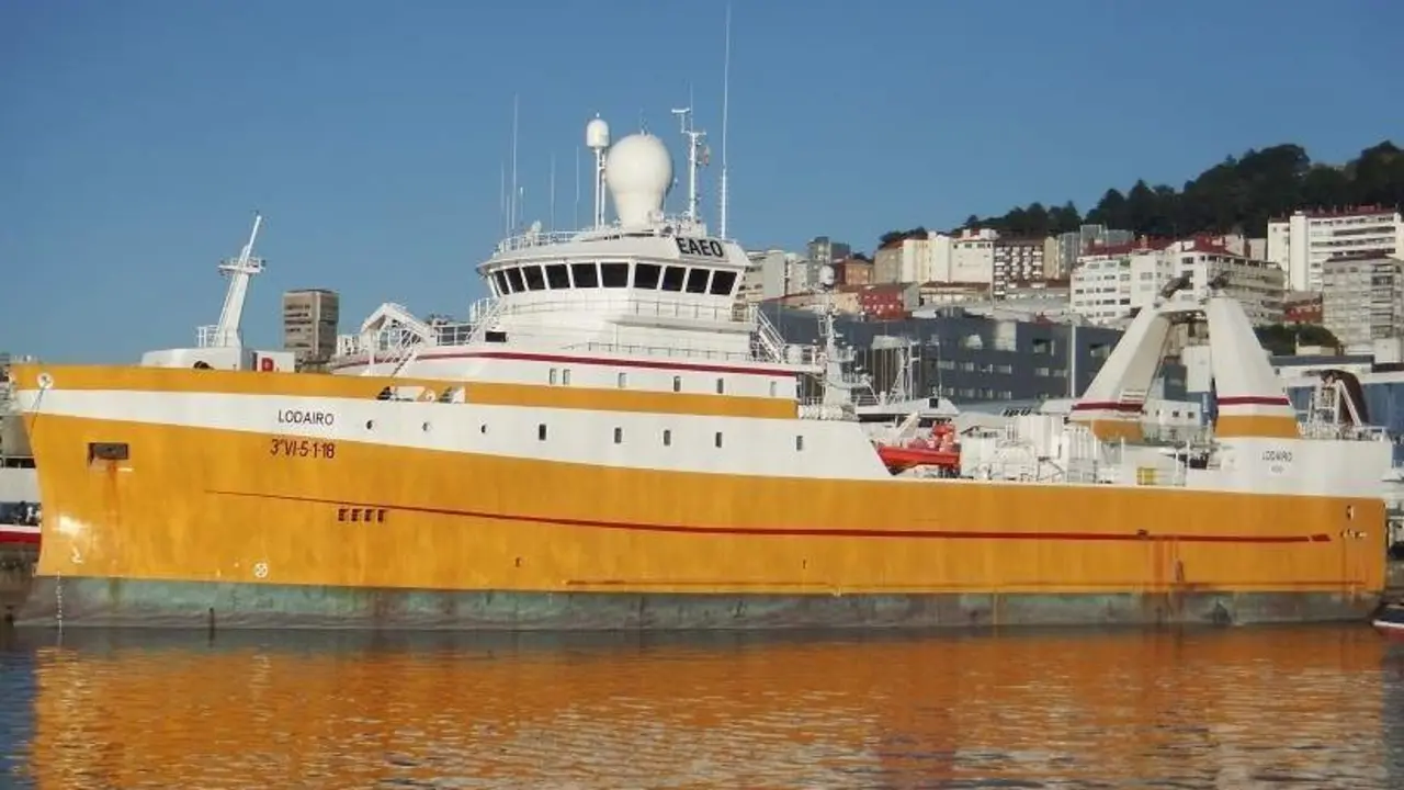 EuropaPress_5611354_arrastrero_lodairo_pesquera_ancora_puerto_base_vigo