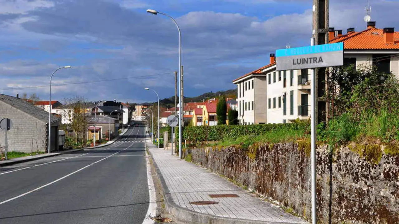 Lu&iacute;ntra, capital do concello de Nogueira de Ramu&iacute;n (Foto: Lembranzas de Armariz).