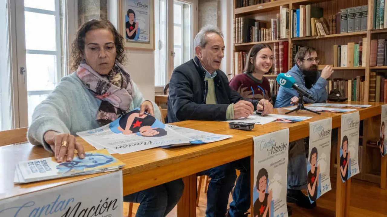 Presentaci&oacute;n dos actos de conmemoraci&oacute;n da estrea do himno galego esta cuarta feira en Santiago (Foto: Arxina).