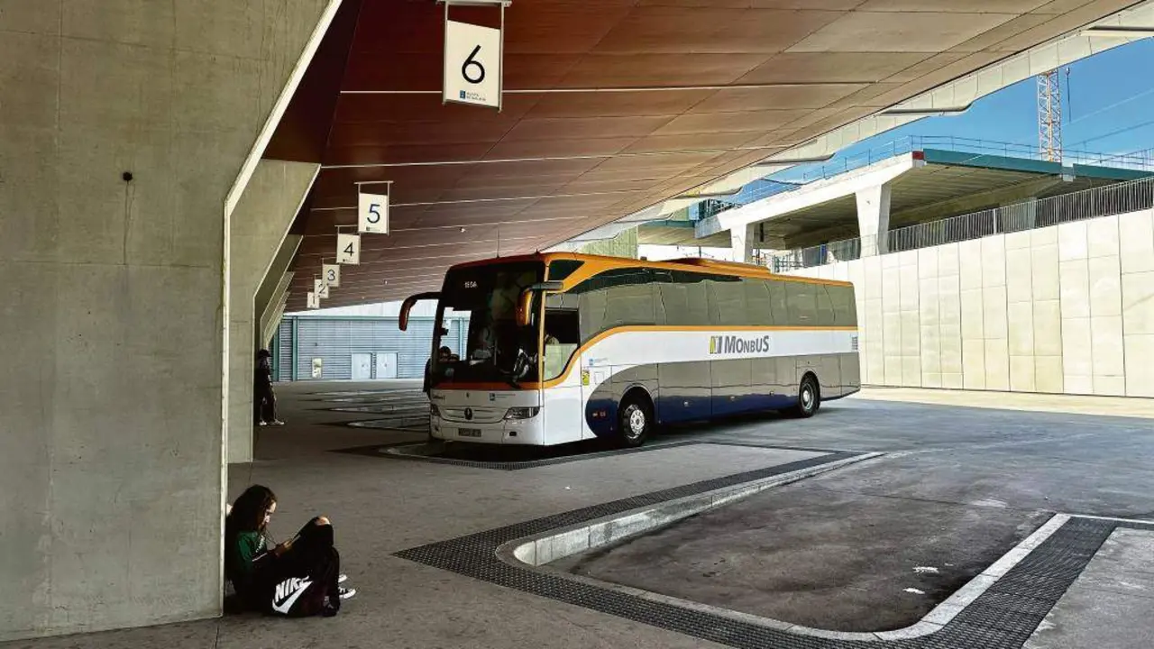 Apeadeiro da estaci&oacute;n de autobuses de Santiago de Compostela. (Foto: N&oacute;s Diario)