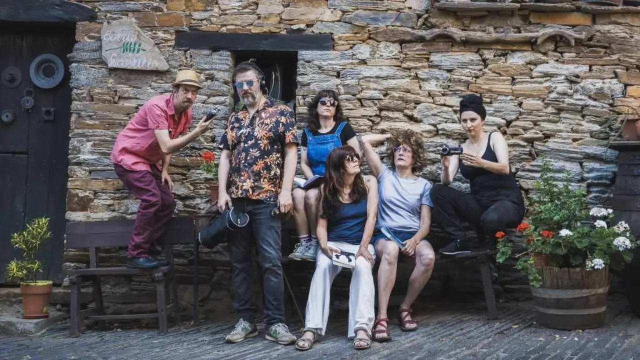 Marcos PTT, Jos&eacute; D&iacute;az, Mar&iacute;a Lado, Avelina P&eacute;rez, Clara Gayo e Iria Azevedo. (Foto: N&oacute;s Diario)