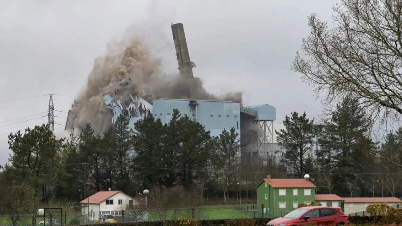 Voadura da caldeira de Meirama. (Foto: M. Dylan / Europa Press)