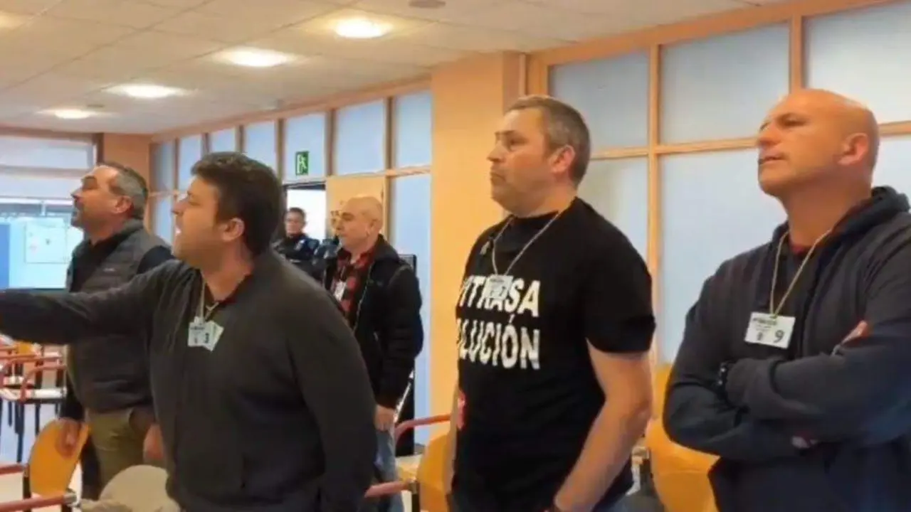 Protesta dos traballadores de Vitrasa no pleno de Vigo.