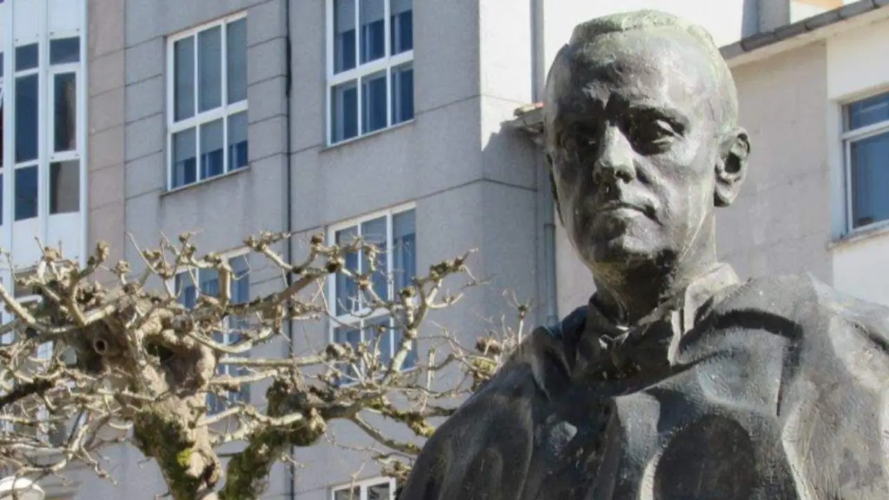 Busto de Manuel Fraga situado na alameda de Vilalba. (Foto: N&oacute;s Diario)