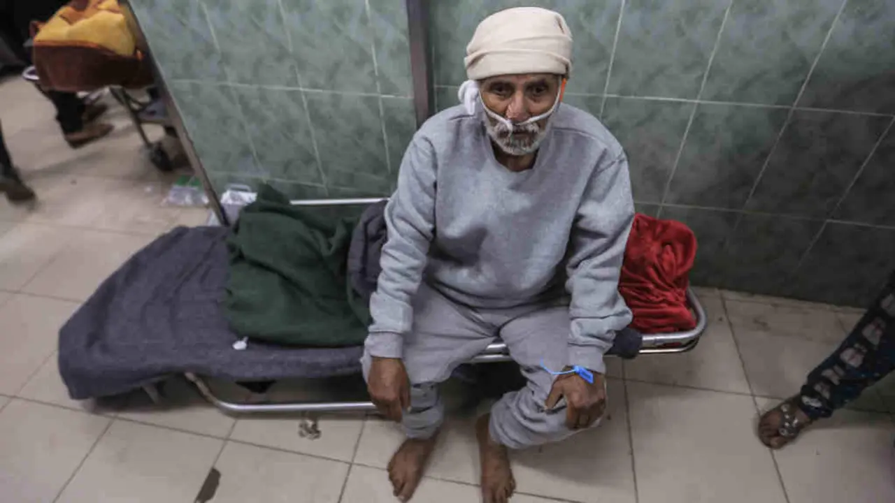 Palestino detido por Israel. (Foto: Mohammed Talatene / DPA)