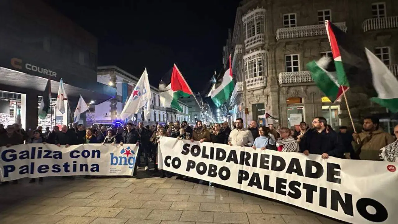 Concentraci&oacute;n esta segunda feira, 5 de febreiro, en Vigo. (Foto: N&oacute;s Diario)