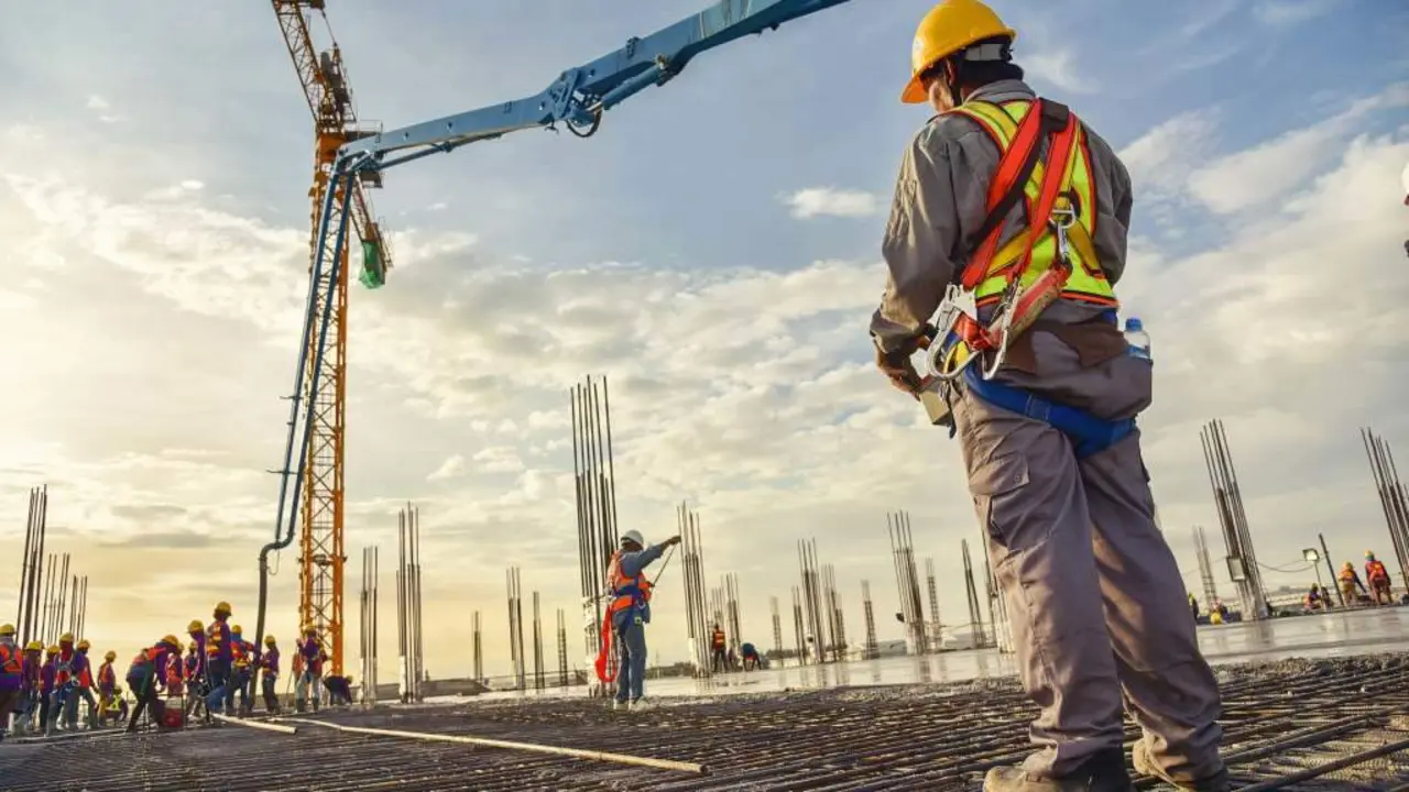 Traballadores da construci&oacute;n. (Foto: N&oacute;s Diario)
