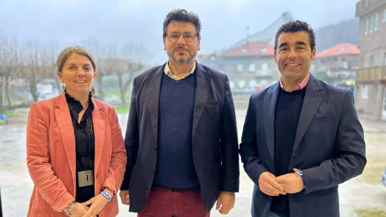 Lu&iacute;sa Pi&ntilde;eiro, Carlos Vi&eacute;itez e Lu&iacute;s L&oacute;pez, esta quinta feira. (Foto: N&oacute;s Diario)