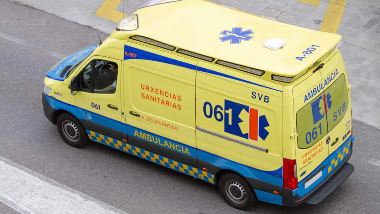 Unha ambulancia do servizo de emerxencias do 061 da Galiza. (Foto: N&oacute;s Diario)