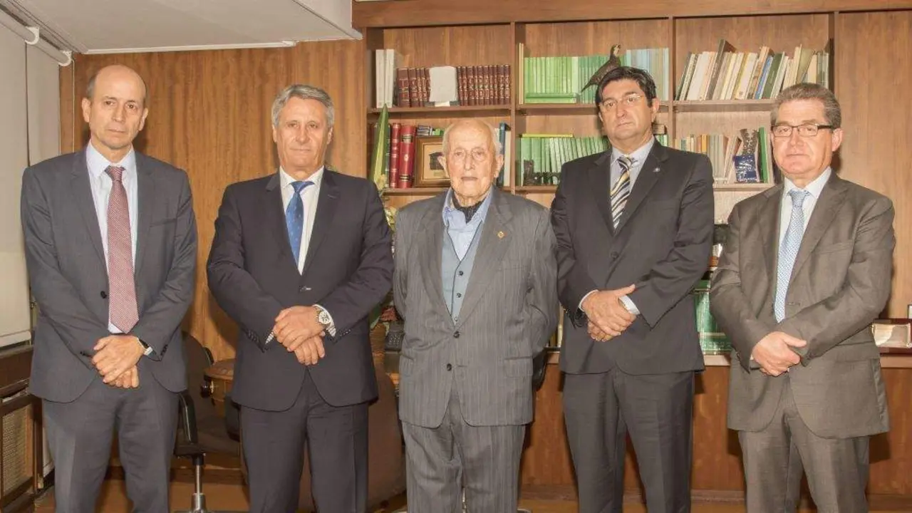 Tom&aacute;s Notario Vacas, Manuel Varela, Salvador Diz, Alberto Cepeda e Antonio Riveira, do Padroado da Fundaci&oacute;n.