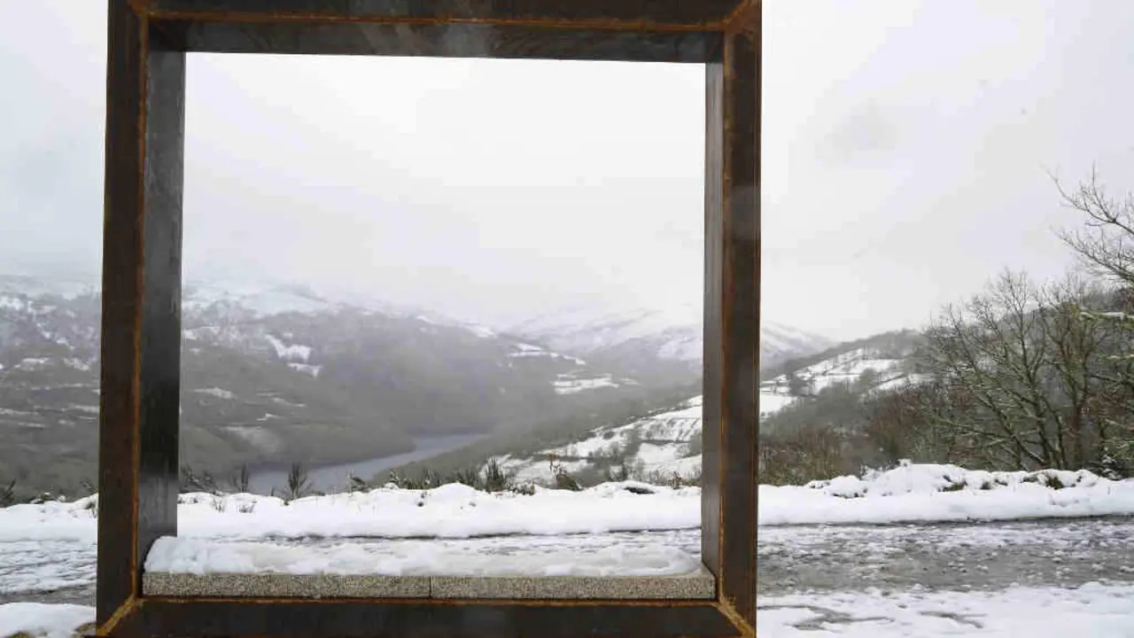 Neve en Chandrexa de Queixa (comarca de Trives) o pasado 24 de febreiro (Foto:  Rosa Veiga / Europa Press).
