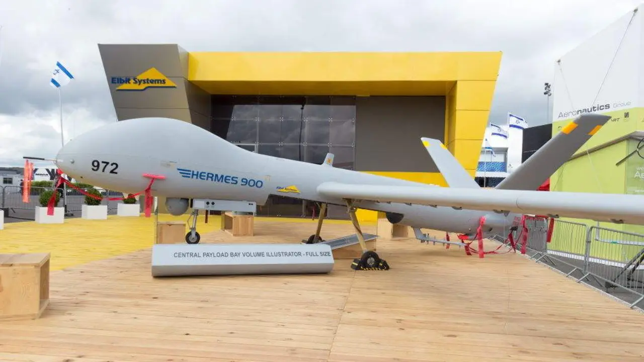 Veh&iacute;culo a&eacute;reo no tripulado (UAV) exhibido por Elbit Systems no 51&ordm; Sal&oacute;n Aeron&aacute;utico Internacional de Par&iacute;s en 2015. (Foto: VanderWolf).