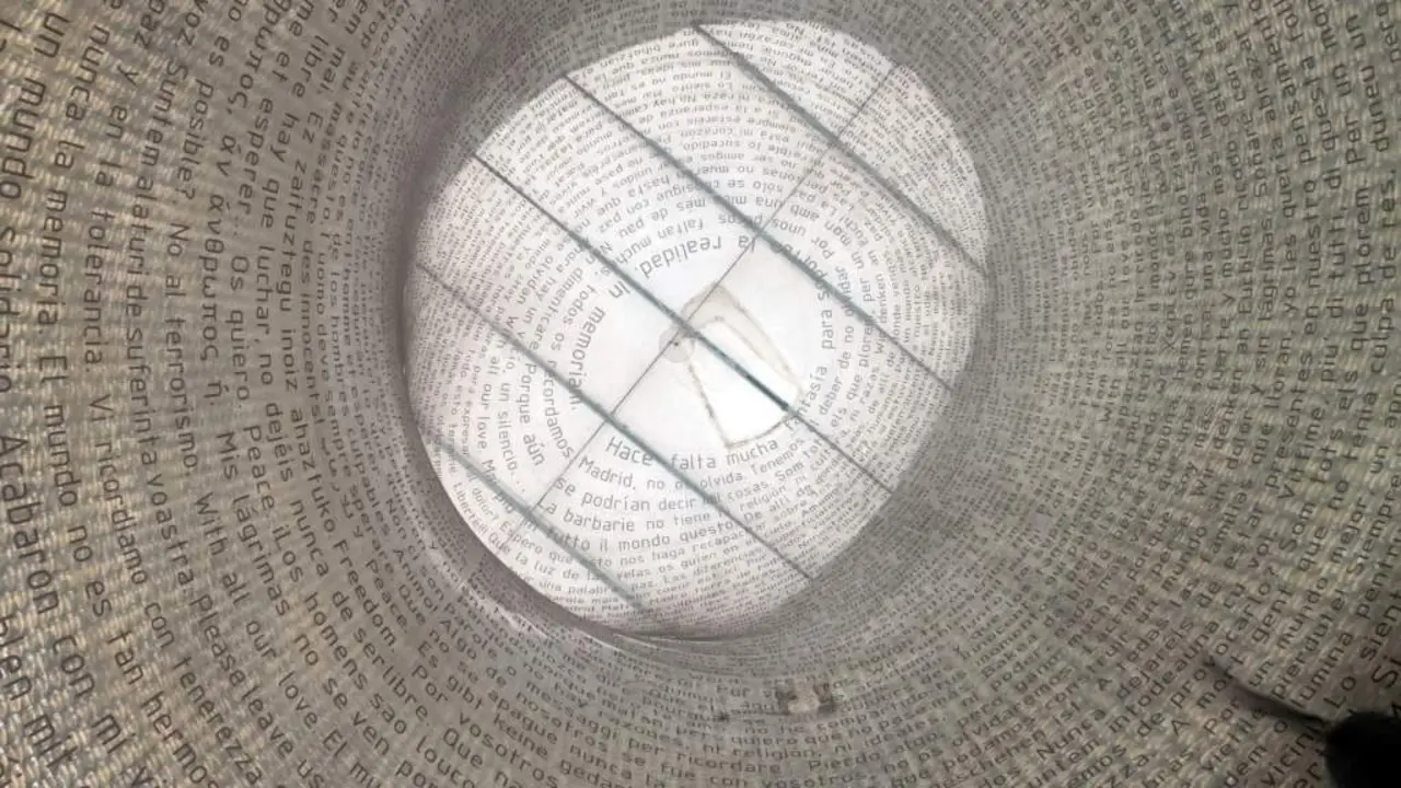 Monumento &aacute;s v&iacute;timas do 11-M en Atocha. (Foto: N&oacute;s Diario)