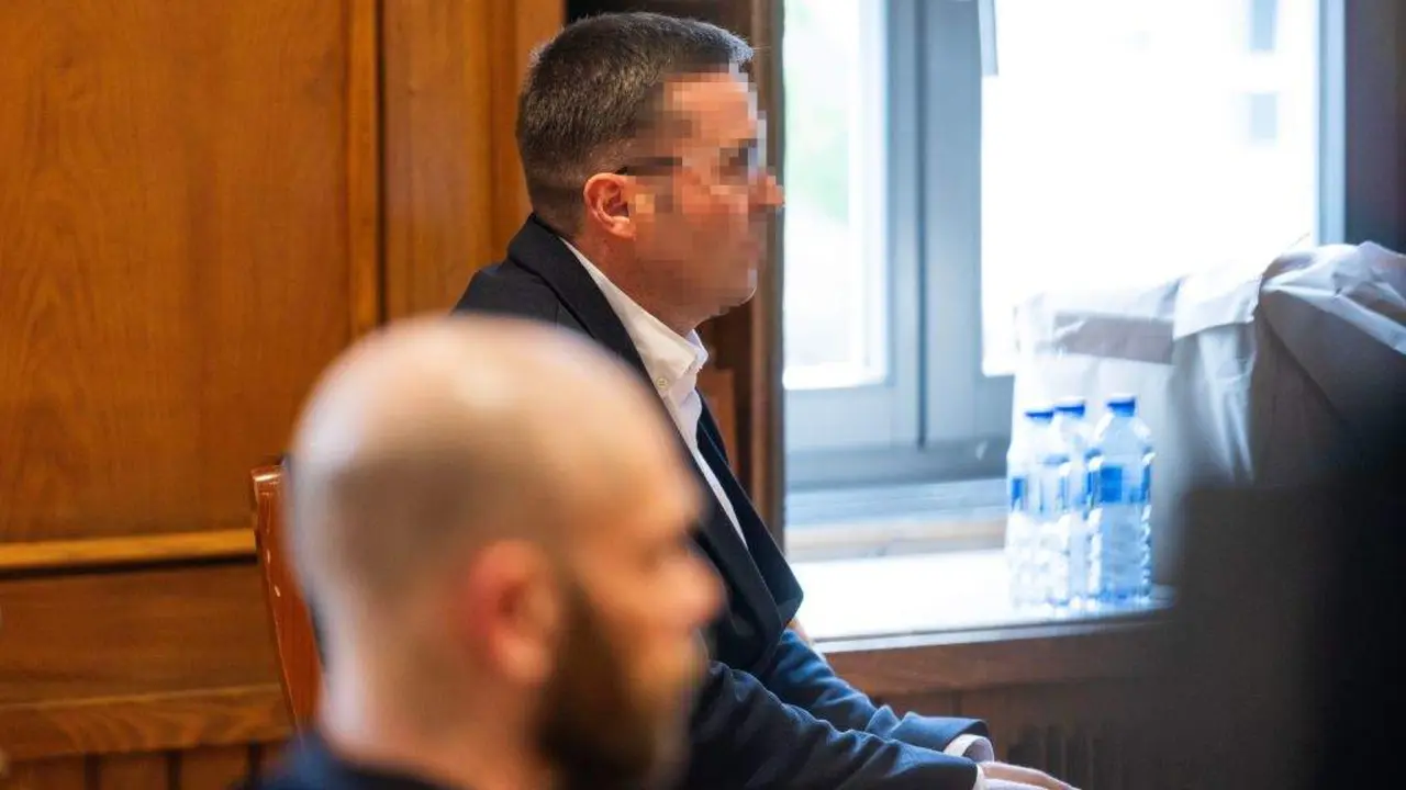 O acusado de matar co seu coche en marzo de 2022 a J&eacute;ssica M&eacute;ndez, J.C.E.I., durante o xu&iacute;zo. (Foto: Beatriz Ciscar / Europa Press)