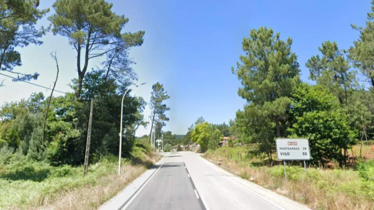 Estrada N-120 ao seu paso pola Ca&ntilde;iza, na comarca do Condado. (Foto: Google)
