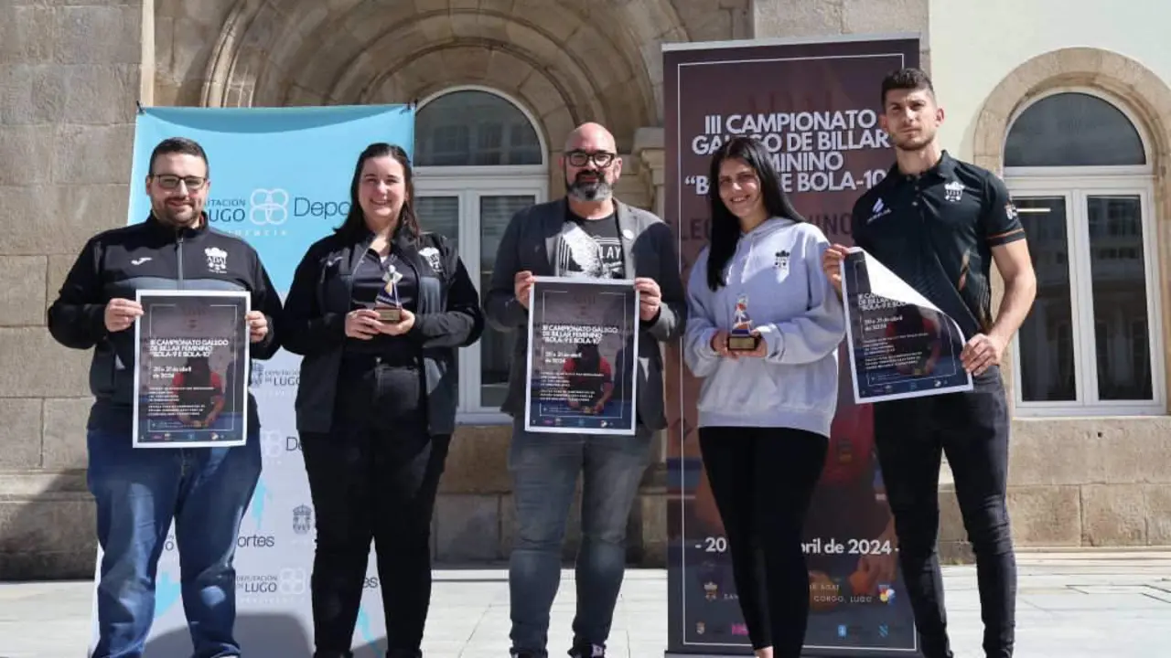 Efr&eacute;n Castro (centro), durante a presentaci&oacute;n do certame. (Foto: Vicepresidencia Deputaci&oacute;n de Lugo).