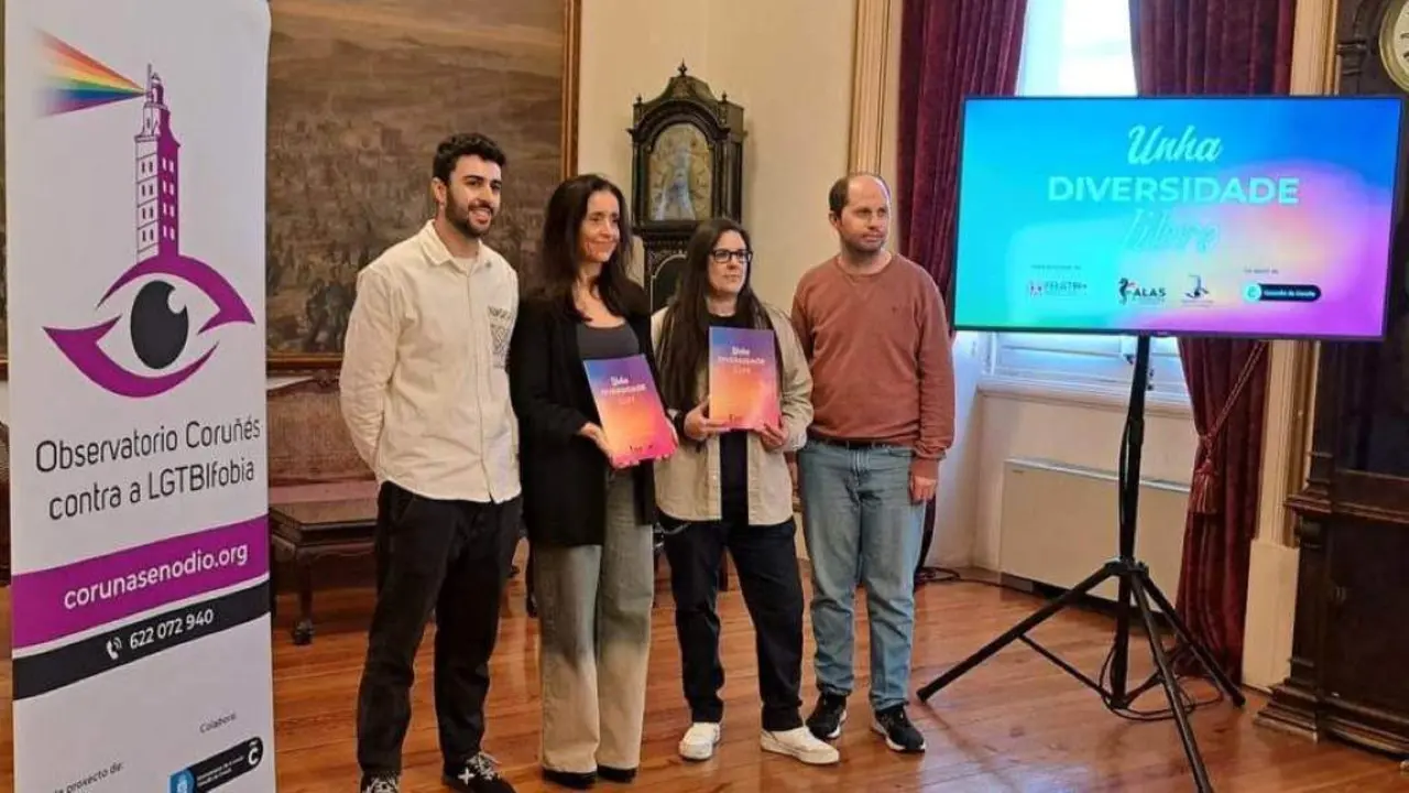 Presentaci&oacute;n do informe do Observatorio Coru&ntilde;&eacute;s contra a LGTBifobia, esta cuarta feira. (Foto: Europa Press)