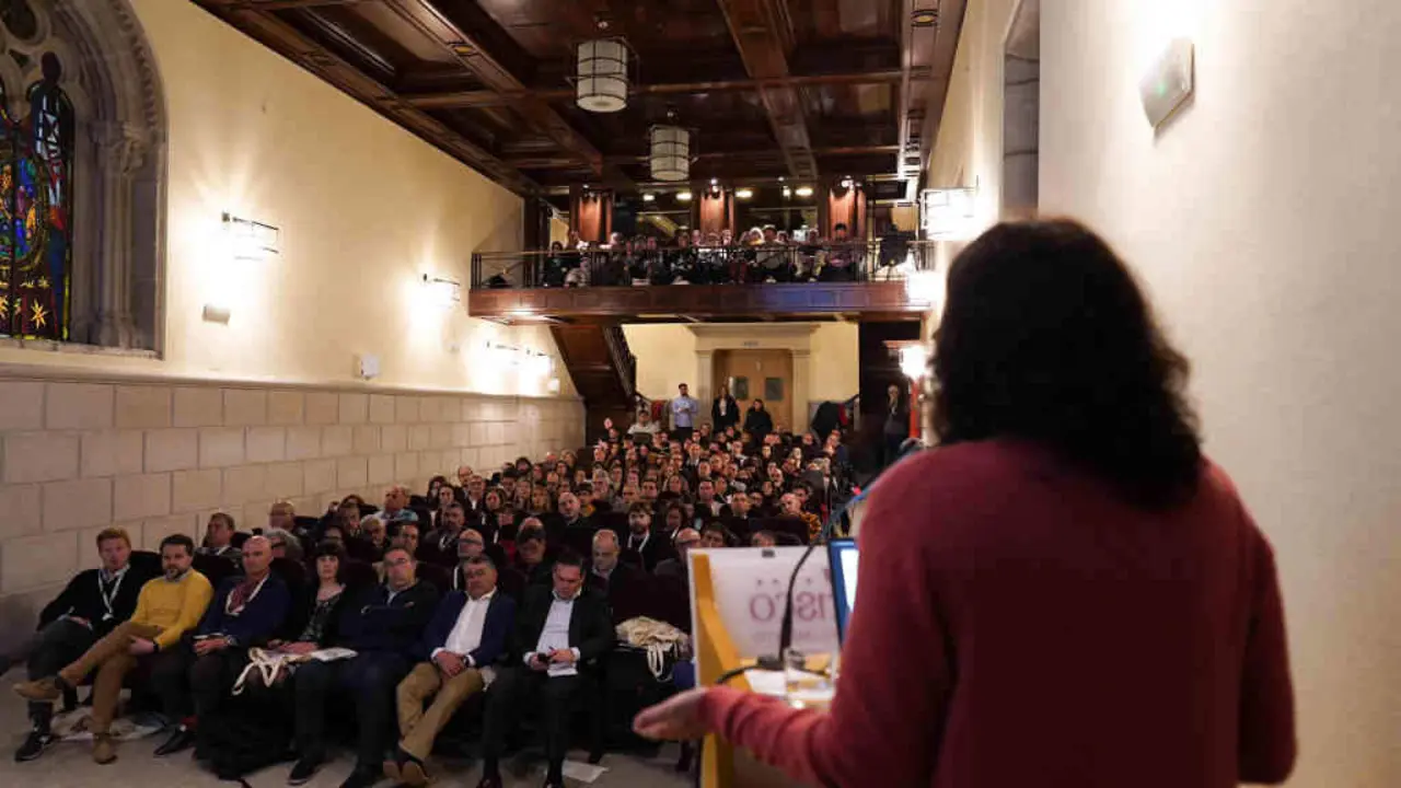 Intervenci&oacute;n de Mar&iacute;a Agrelo onte na xornada 'Greenwashing. Ameaza ou realizade?' que decorreu en Santiago de Compostela (Foto: Craega).