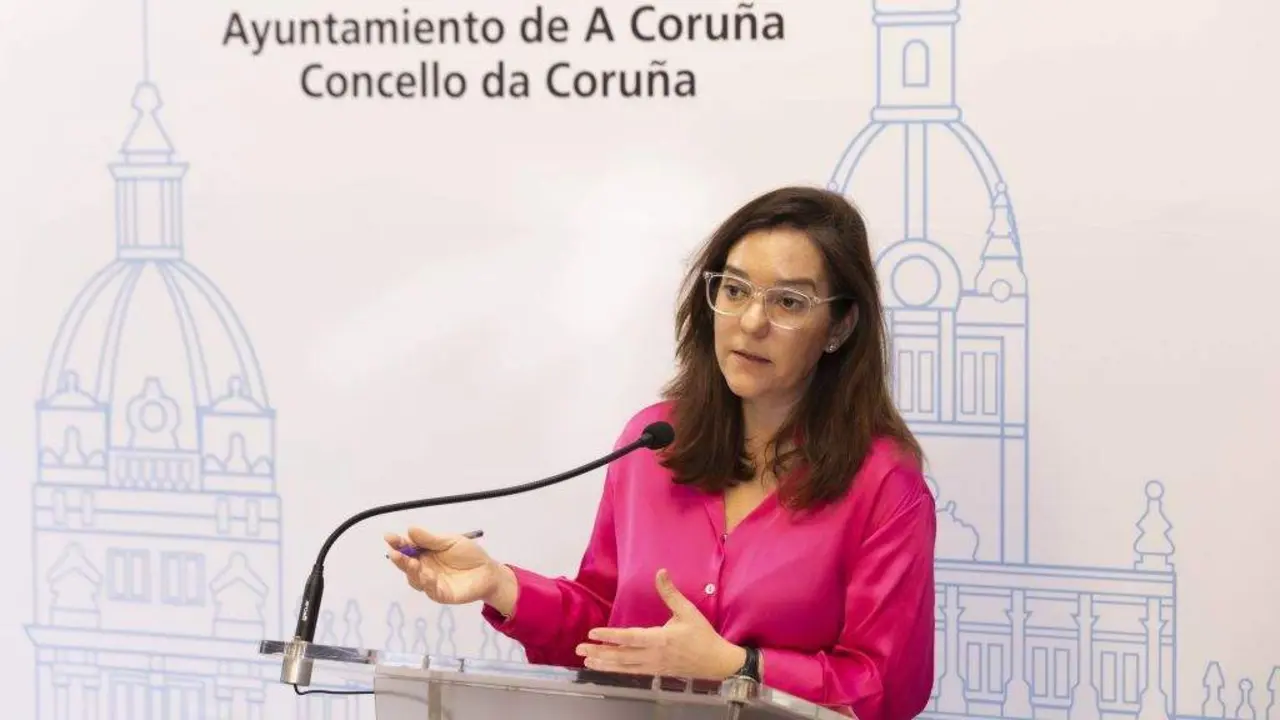 A alcaldesa da Coru&ntilde;a, In&eacute;s Rei, en rolda de prensa. (Foto: Andy P&eacute;rez)