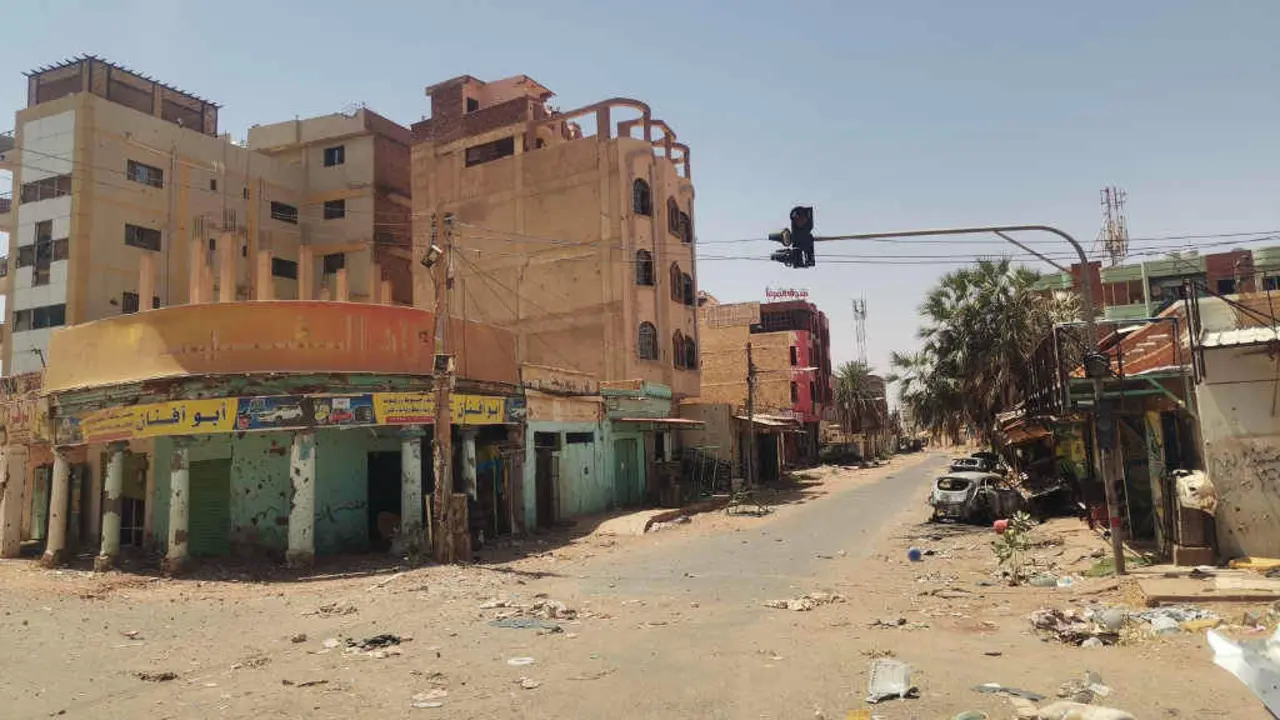 &Aacute;rea do gran mercado de Omdurman, afectado polos combates. (Foto: Mohamed Khidir/ Europa Press / Contacto)