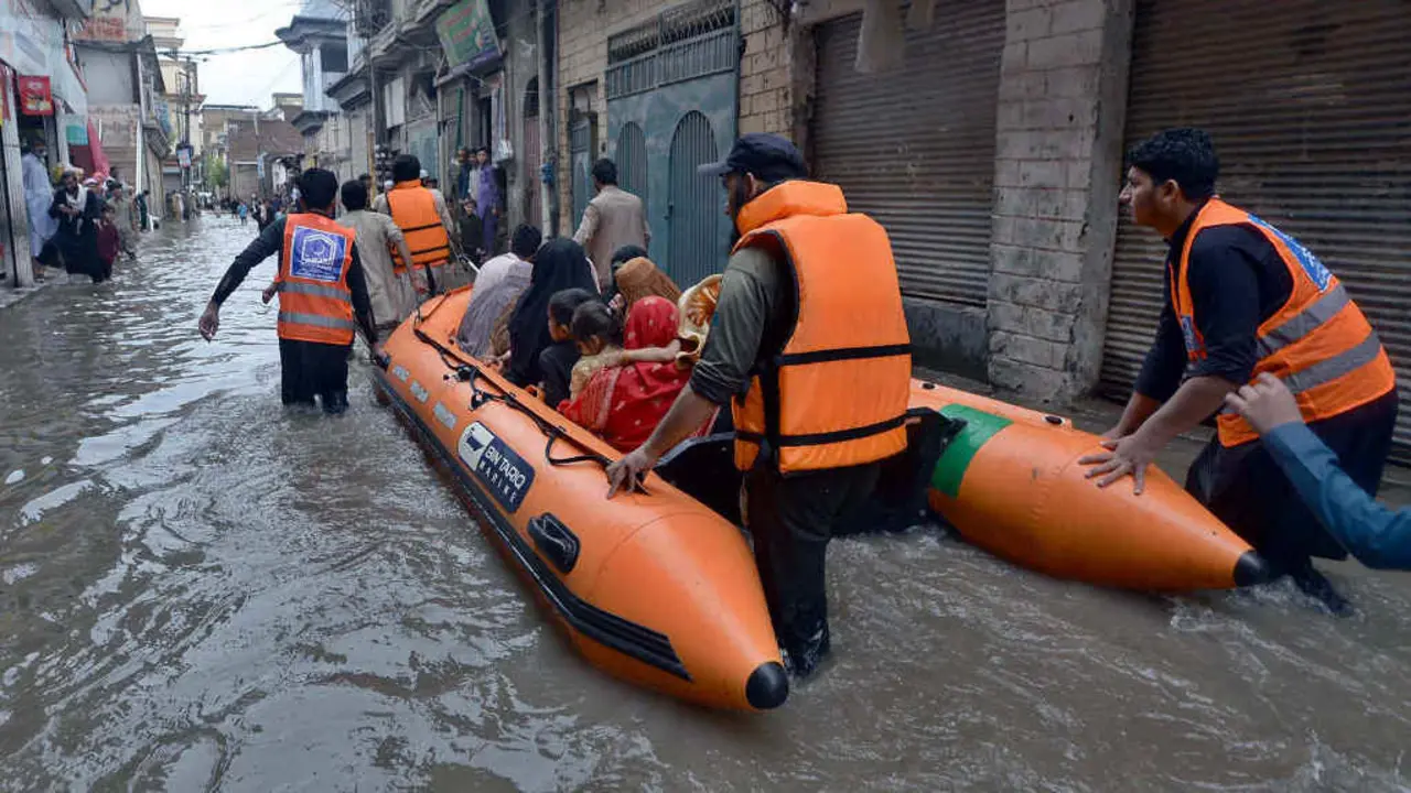 Inundaci&oacute;ns en Paquist&aacute;n a segunda feira. (Foto: PPI via ZUMA Press Wire / DPA v&iacute;a Europa Press)