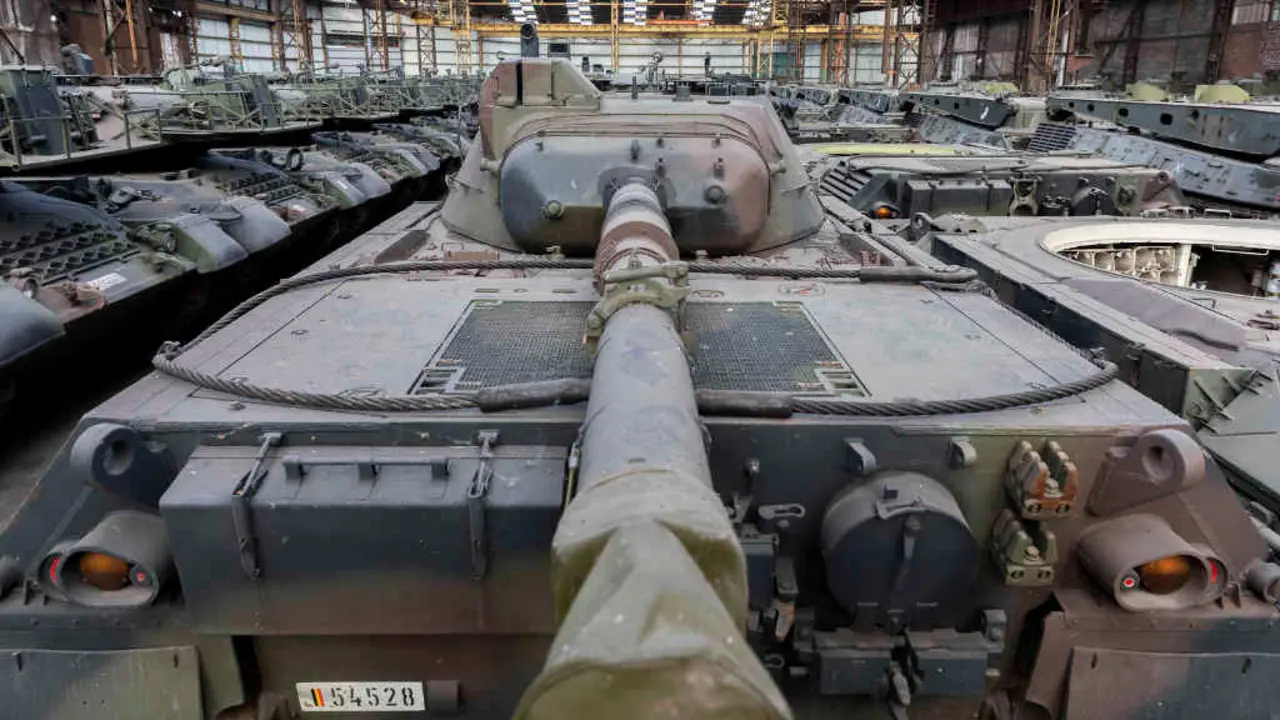 Tanques almacenados en B&eacute;lxica. (Foto: Nicolas Landemard/ Europa Press / Contacto)