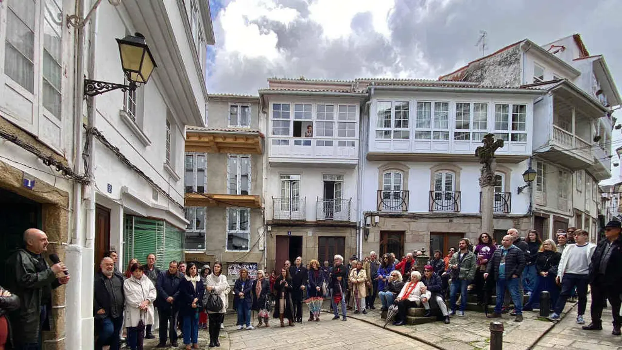 Xulio L&oacute;pez Valc&aacute;rcel na praza da Angustia de Lu&iacute;s Pimentel (Foto: N&oacute;s Diario).
