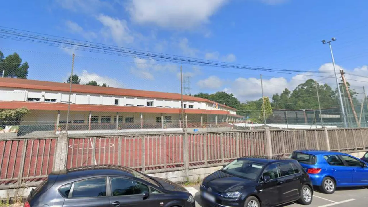 CEIP Vent&iacute;n, en Ames. (Foto: Google)
