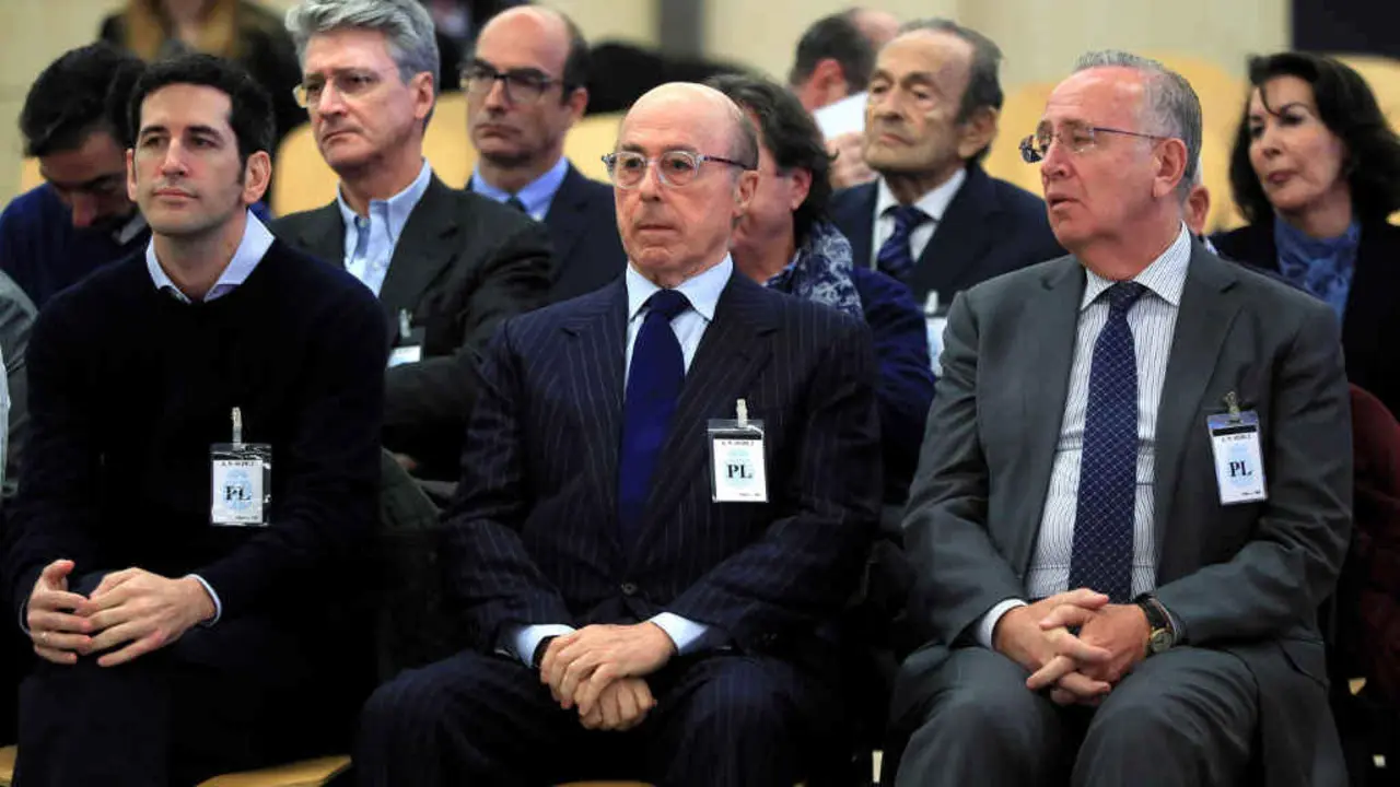 Manuel Fern&aacute;ndez de Sousa, &aacute; dereita, no xu&iacute;zo (Foro: Europa Press).